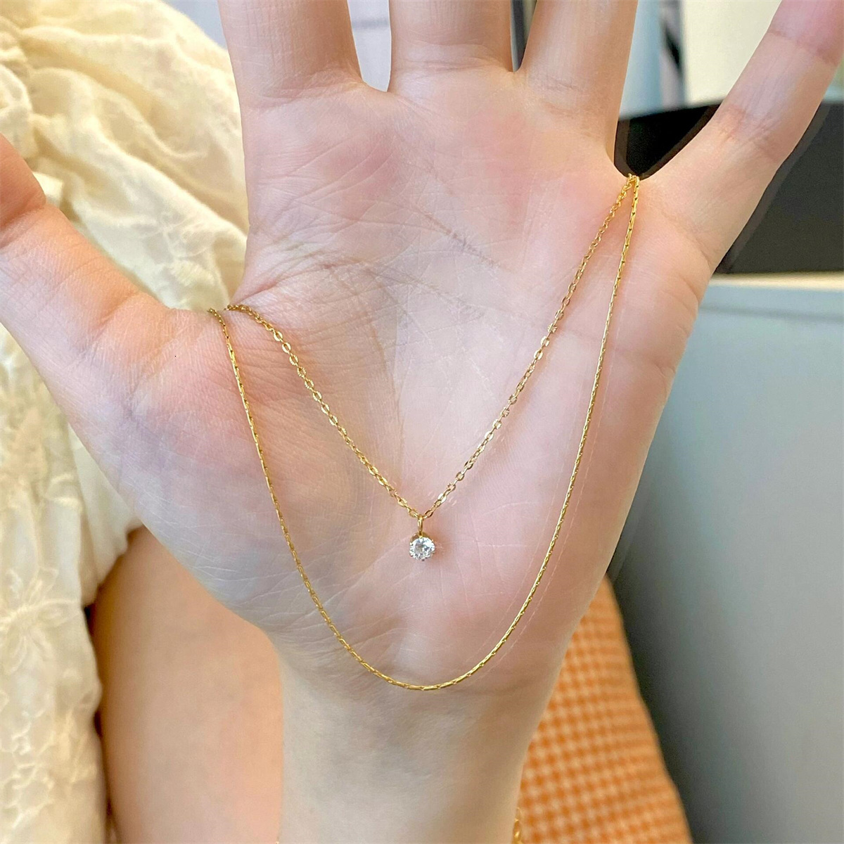French Style Light Luxury New Sparkling Diamond Double Layer Titanium Steel Necklace For Women Simple Choker Petite Design 18K Gold Plated Collarbon