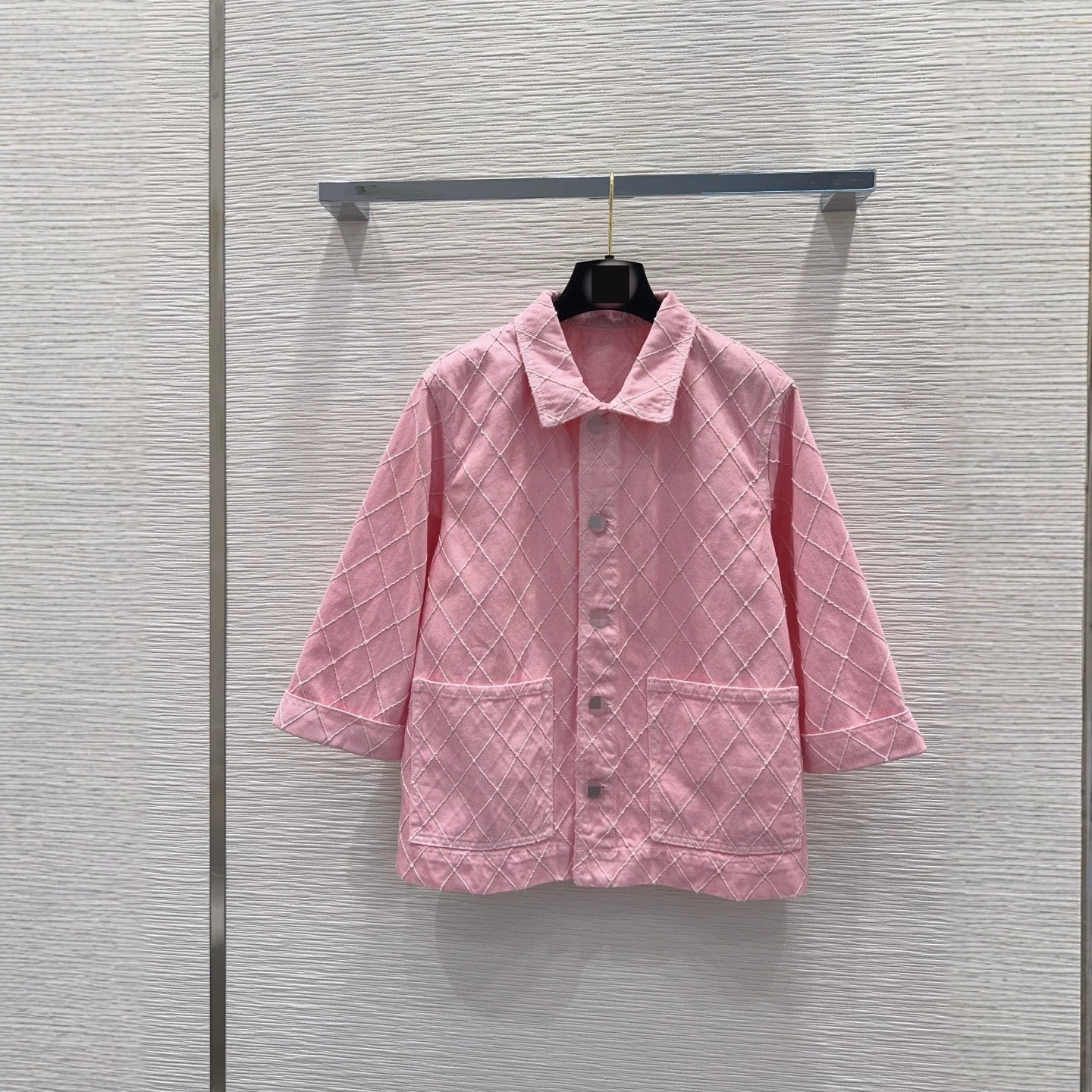 Women's Casual Fashion Stylish Age-Reducing Pink Denim Jacket With A Turn-Down Collar, Single-Breasted Buttons, And Double Pockets