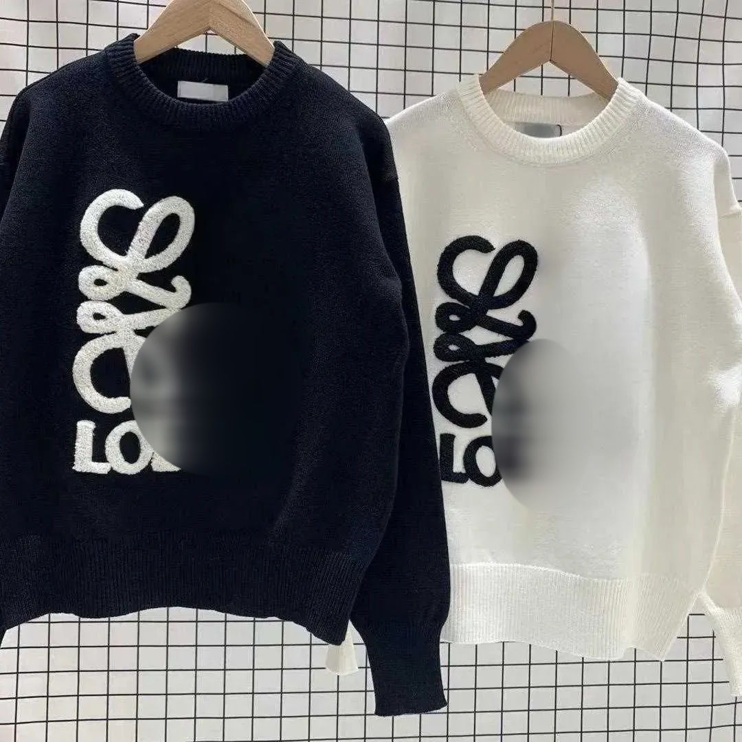 2025 winter women's trend round neck black and white embossed letter new sweater loose and thin ASIA SIZE