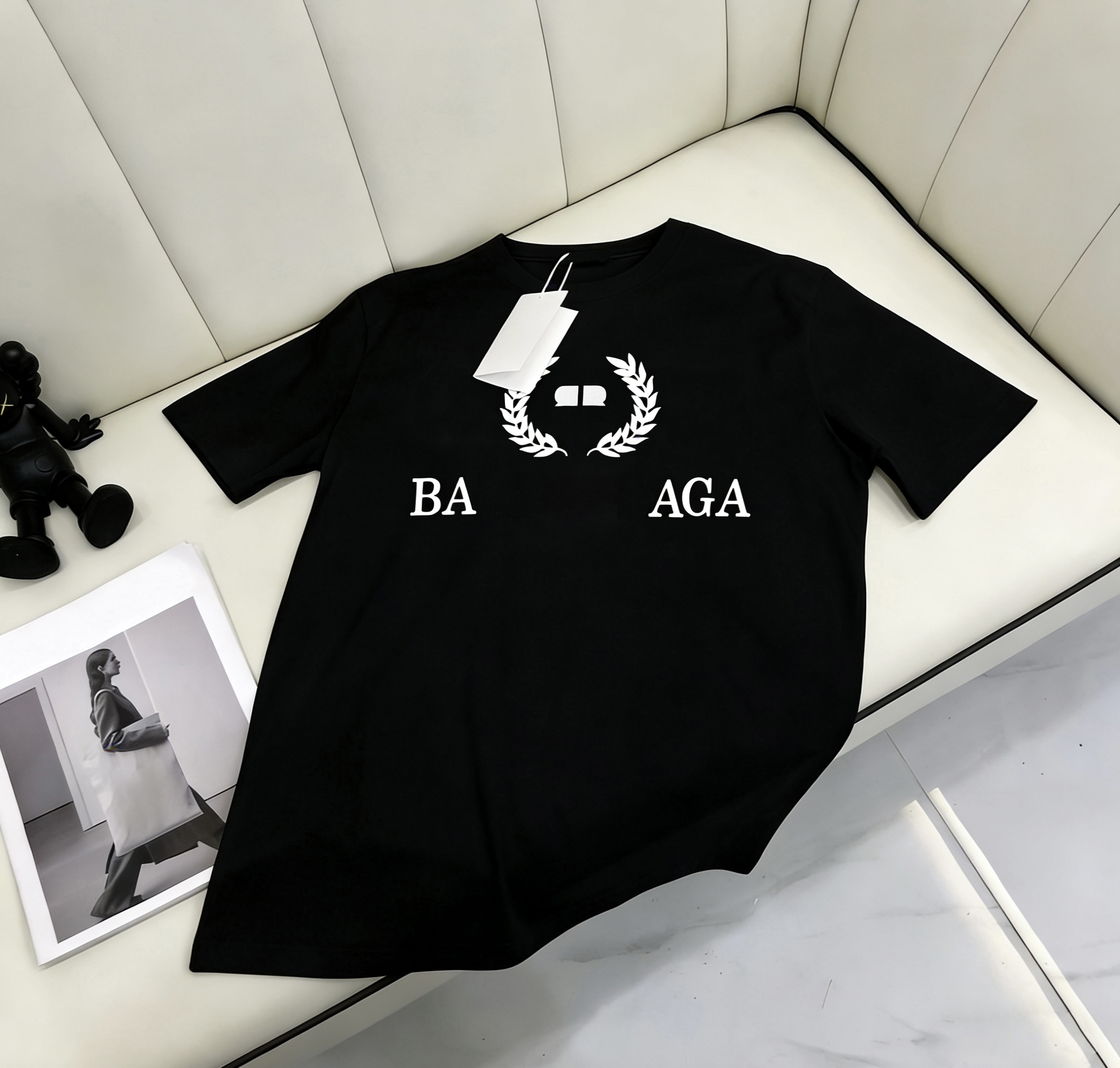 Summer brand designers present men's luxurious round-neck stylish casual T-shirts, as well as women's fashionable round-neck short-sleeved