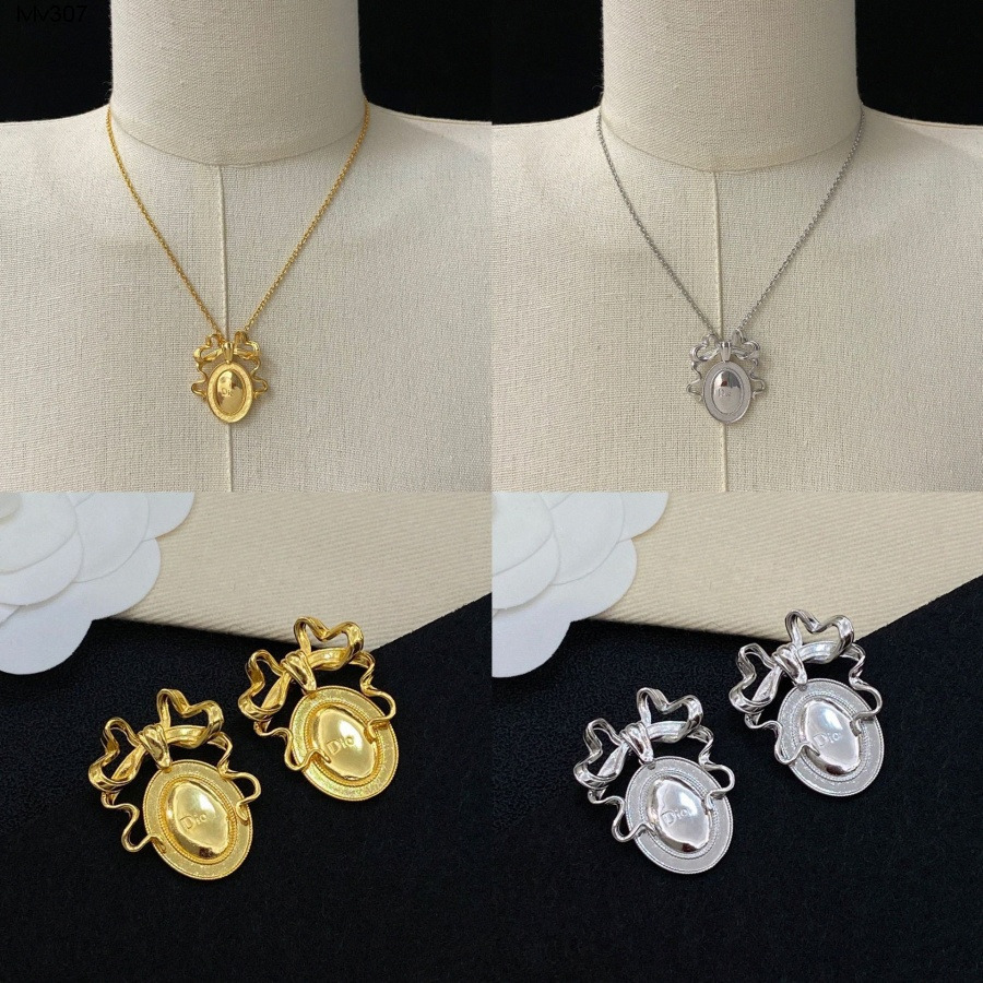 Pendant Necklaces Letter coin hollow classic necklace women designer jewelry ser earrings pendant necklaces 18K Gold all match for party 73rJ#