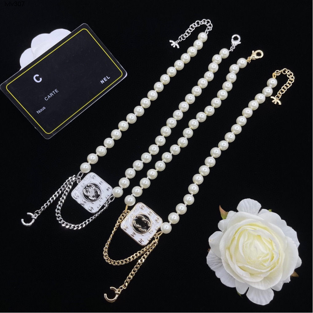 Pendant Necklaces Pendant Necklace Luxury Classic Jewelry Women's Crystal Water Diamond Round Letter Pearl Necklace Sweater drop Chain Accessor