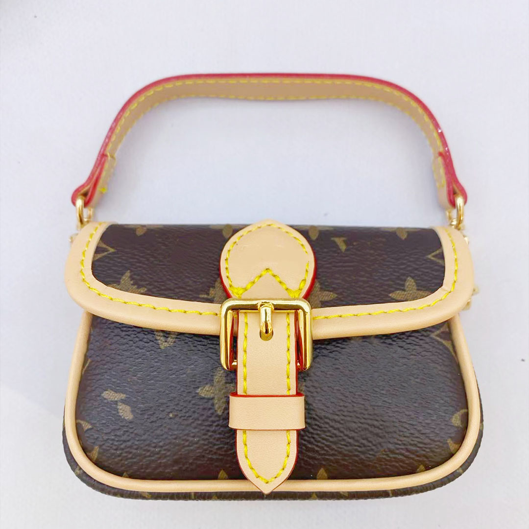 Designer ladies' cute mini handbag fashionable printed PU small saddle portable headphone storage shirt shaped crossbody bag keychain pendant c