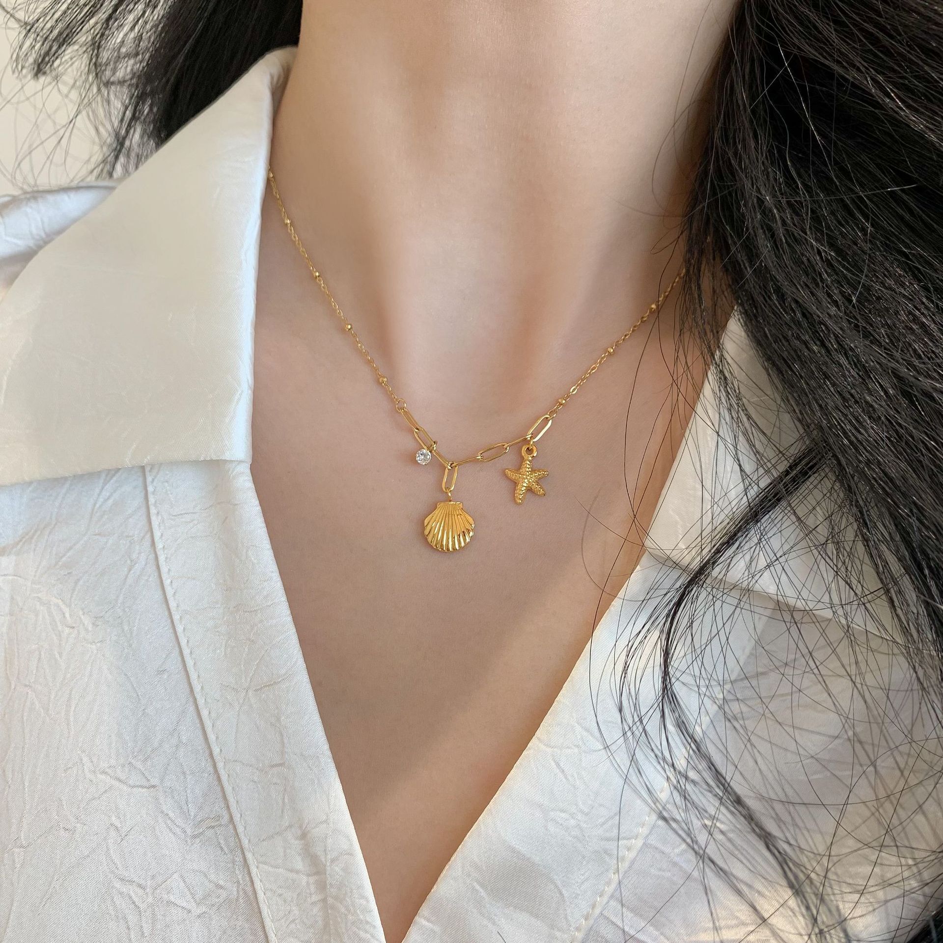Sweet Ocean Style Exquisite Shell Claw Drill Starfish Titanium Steel Necklace For Women Light Luxury High-End Fashion Layered Collarbone Chain