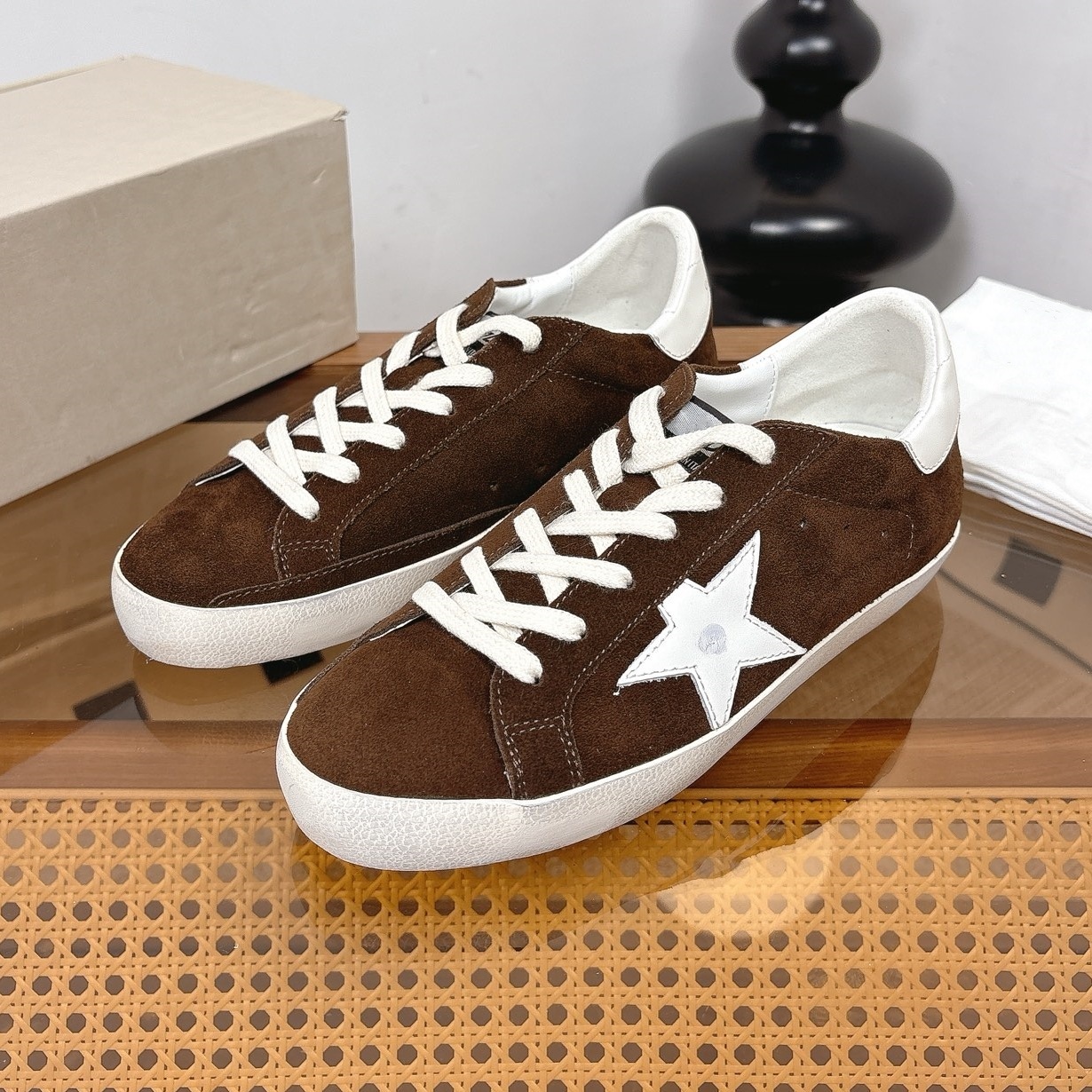 Women Men Designer Sneakers leather Suede Star Brown White Vintage Luxury Low Top Lace Up Distressed dirty Trainers Outdoor sports running athletics