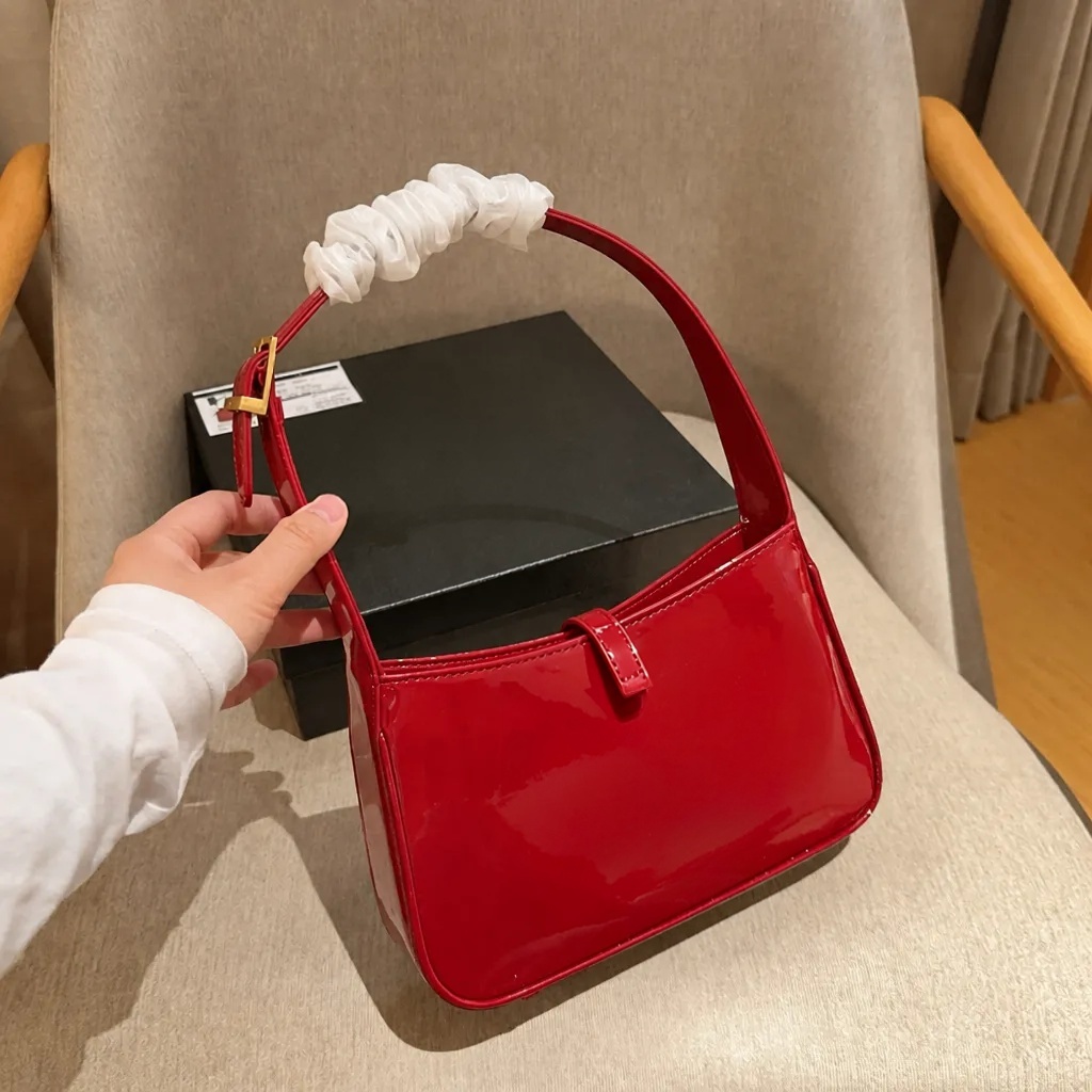 Sac de créateur Sac Hobo en cuir verni Le5a7 Sac à bandoulière Brillant Mat Sacs sous les aisselles Sac enveloppe en cuir caviar Chaîne Sac à ban