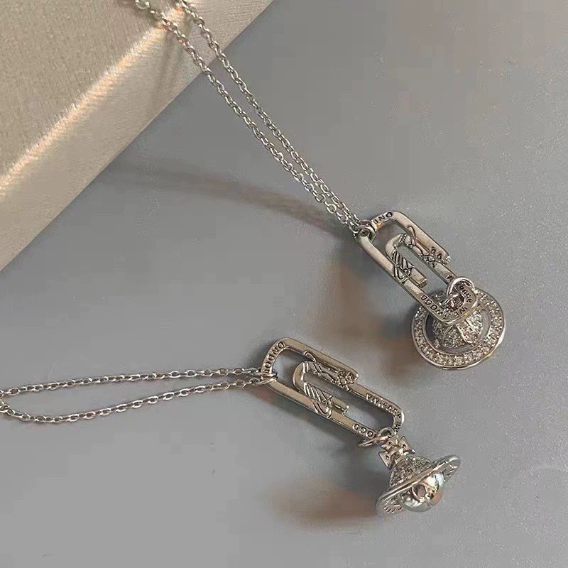 Unique Designer Silver Plated Paper Clip Asteroid Pendant Necklace And Luxurious Gift Suitable For Womens Daily Exquisite Jewelry Matching