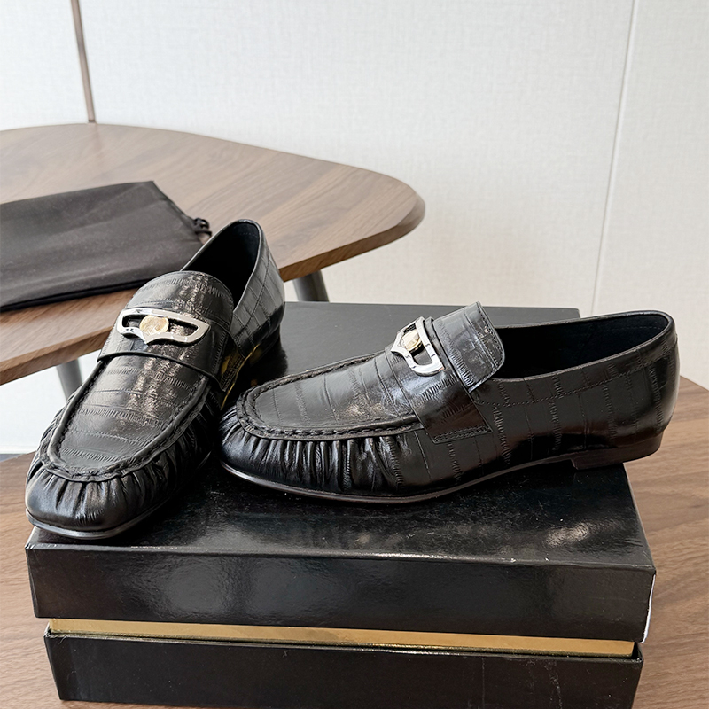 Mocassins unisexes légers de luxe à semelle rouge en cuir plissé à bout rond et fond plat pour l'automne et l'hiver, chaussures de bureau légères