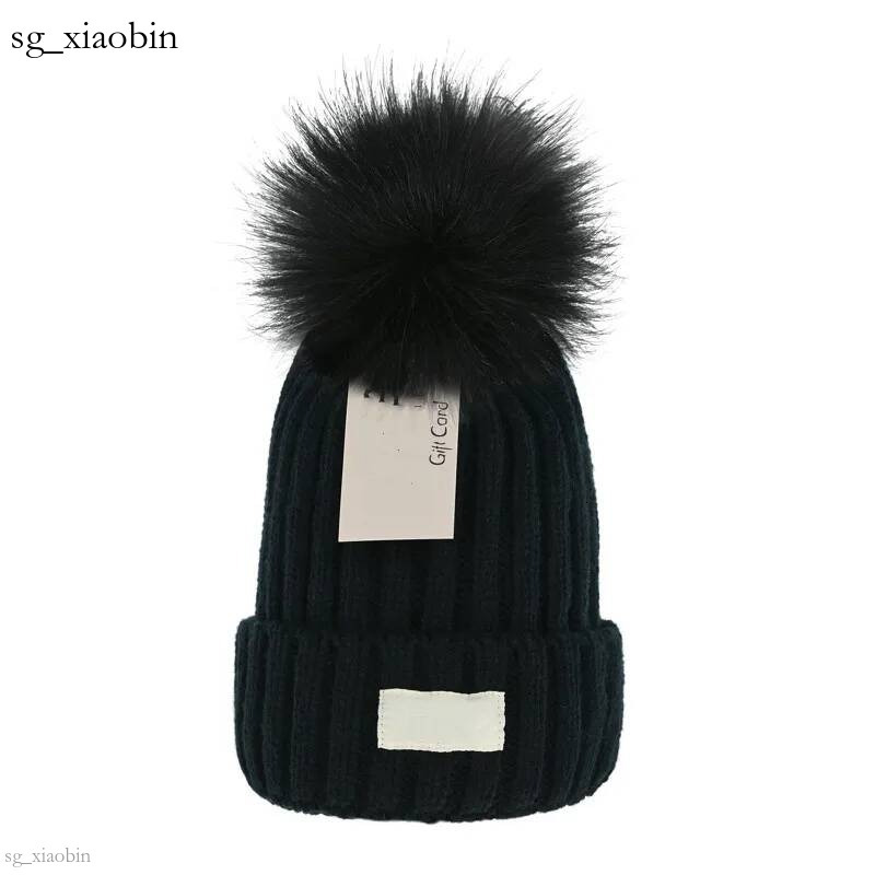 beanie Cap mens designer bucket hats New Fashion Women Ladies Warm Winter Beanie Large Faux Fur Pom Poms Bobble U Hat Outdoor gift 7z158 Hot