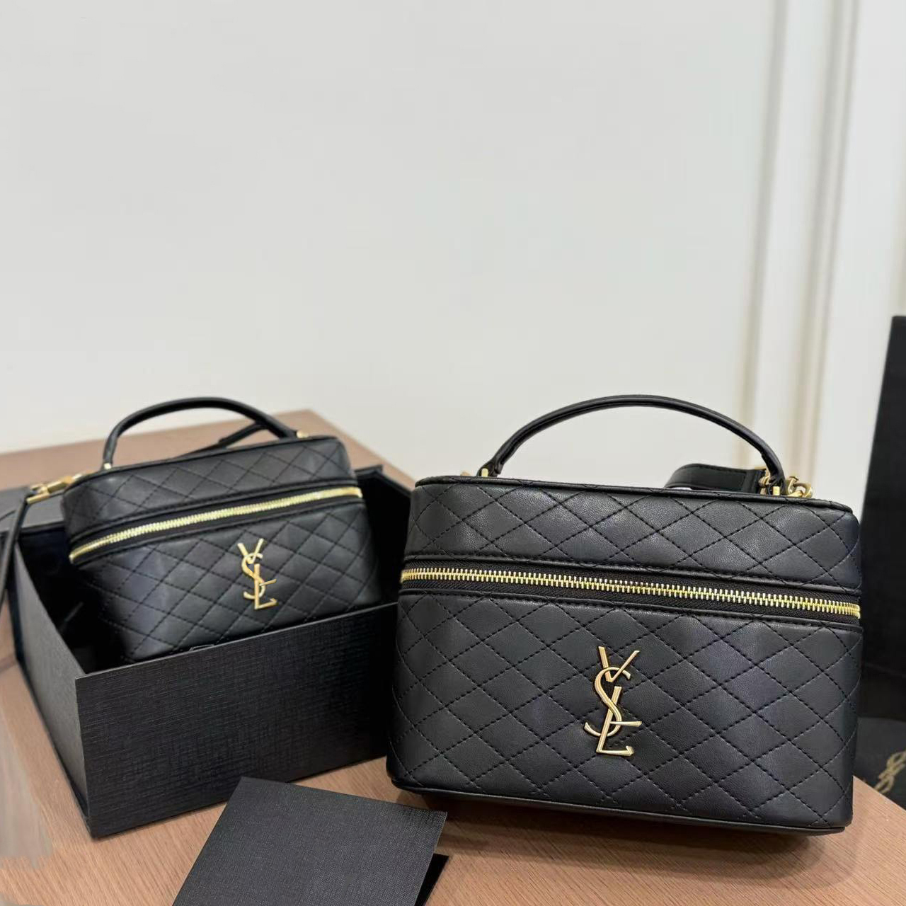 10A Makeup bag designer bag Women Quilted Box Handbag, Leather Makeup Vanity Case, Top Handle Crossbody Purse with Detachable Strap, Zipper Shoulder