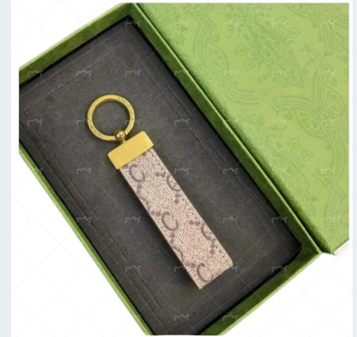 High Quality leather Keychain Classic Exquisite Luxury Designer Car Keyring Alloy Letter Unisex Lanyard Gold Black Metal Jewelry With Box gift car A
