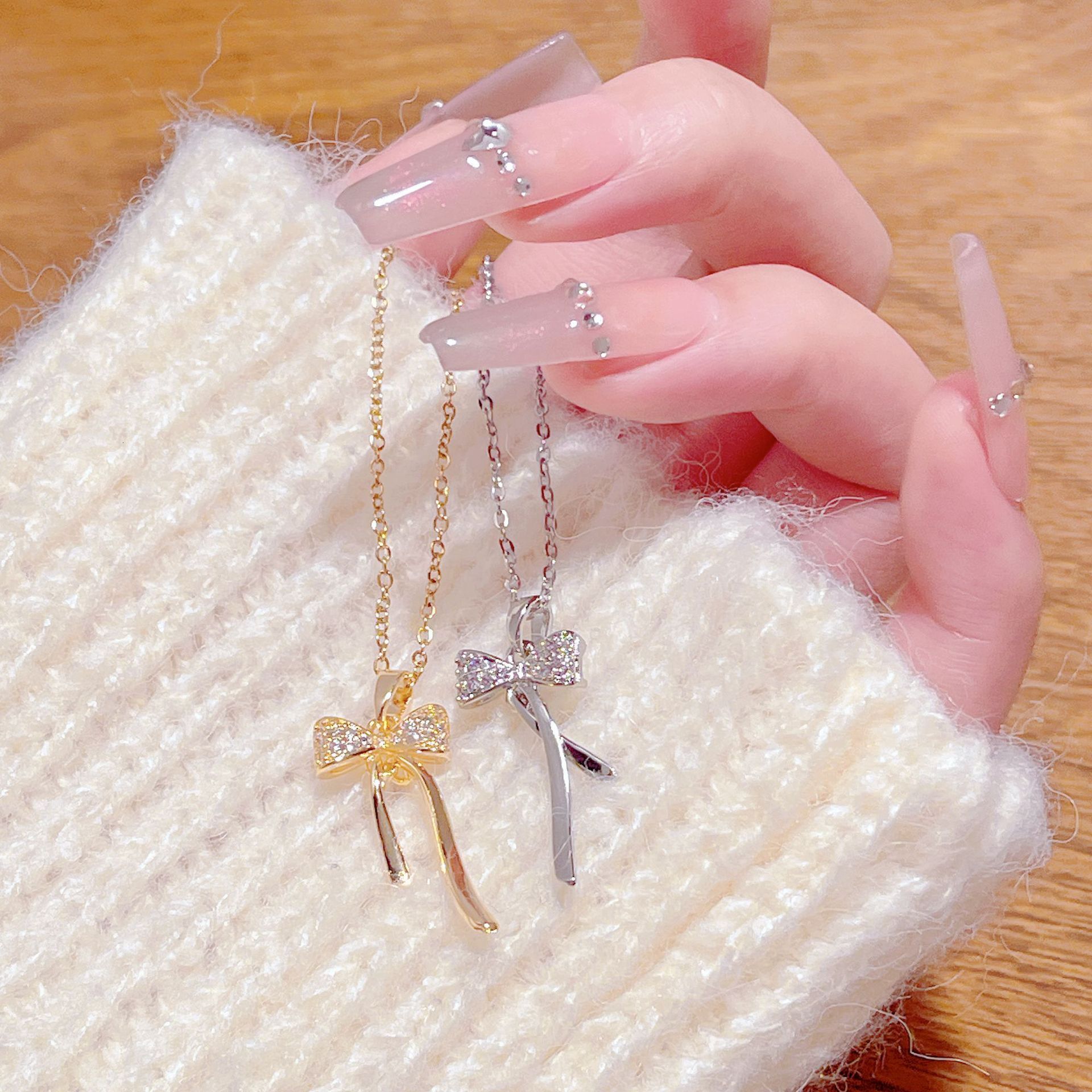 Japanese And Korean Light Luxury Bowknot Micro Inlaid Necklace For Women Fashion Versatile Exquisite Sweet Collarbone Chain New Tassel High-End Feel