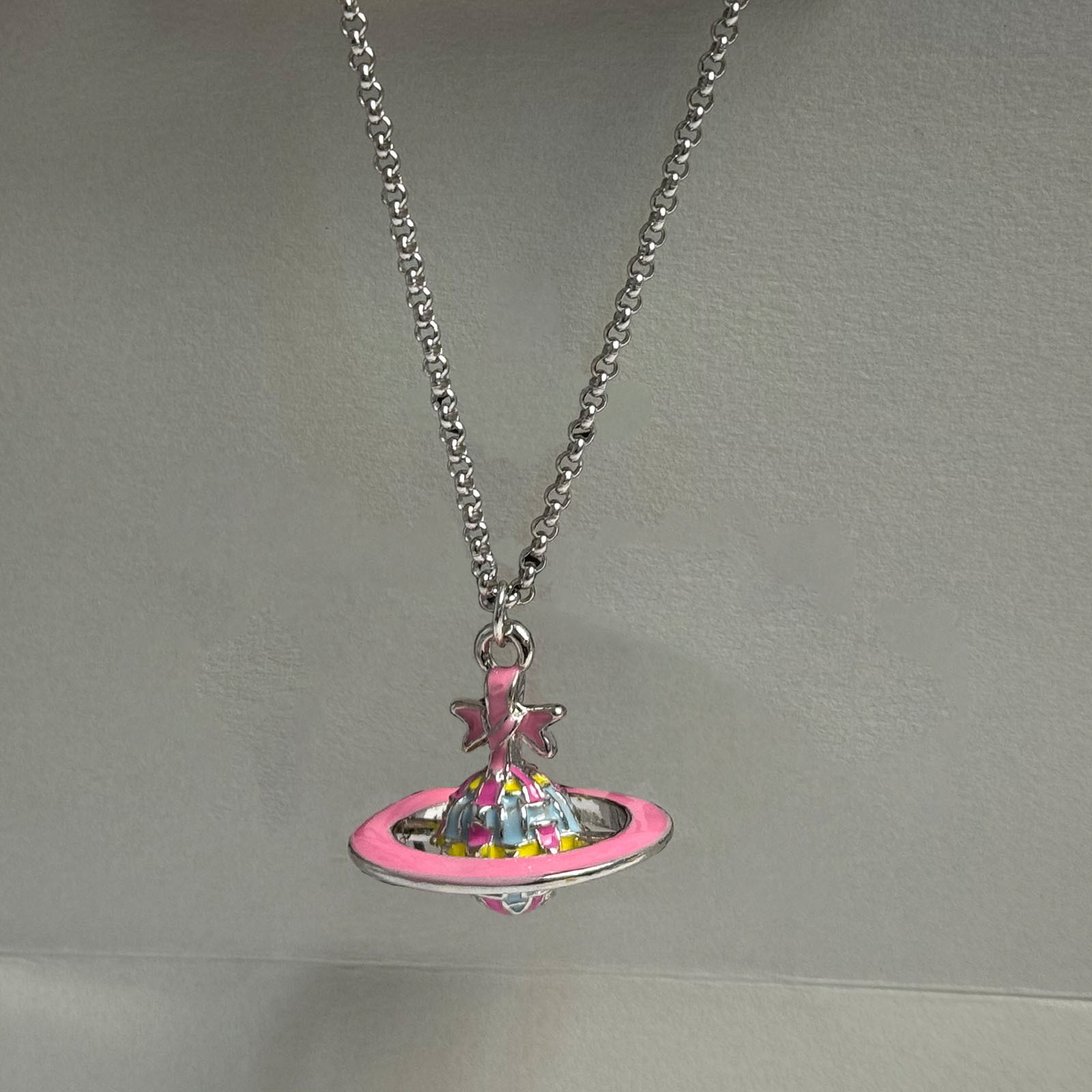New Designer Pink Enamel Asteroid Pendant Necklace A Light Luxury And Fashionable Gift Suitable For Womens Casual And Simple Pairing With Jewelry