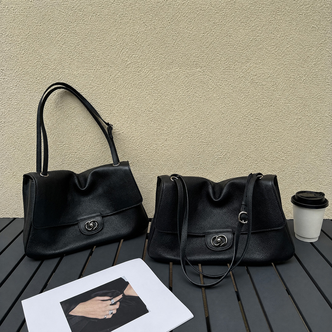 Designer Bag Genuine Leather Bucket Bags Luxury Crossbody New Classic Black with Gold Accents Large Capacity Crossbody Bags Trendy 002
