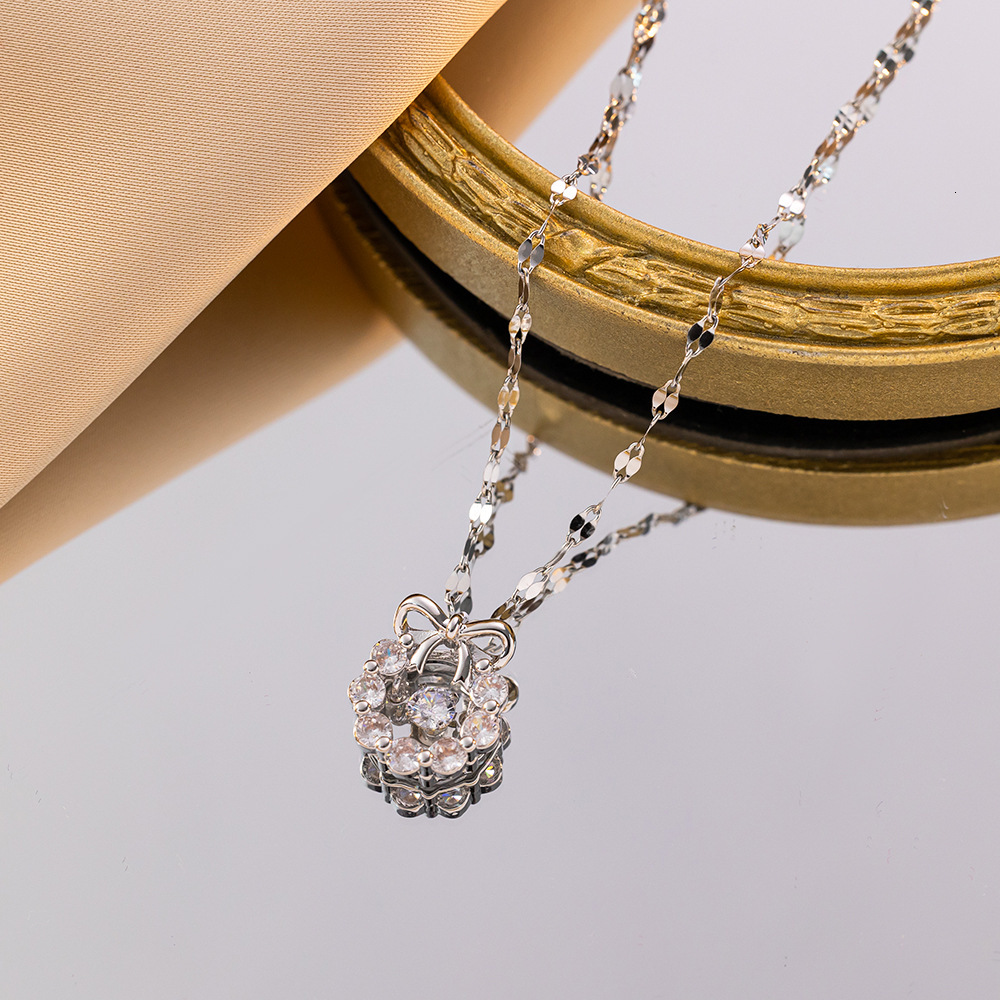 Princess On The Run Bowknot Dynamic Sparkling Diamond Titanium Steel Necklace For Women Light Luxury Versatile Exquisite Beating Heart Collarbone Ch