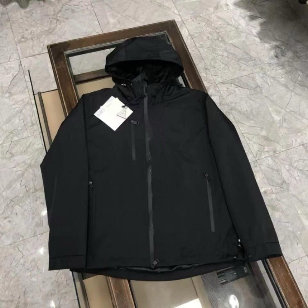 Designer Mens Jacket Windbreaker Have NFC Scan Clothes Hooded Outerwear Zipper Light Spring Summer Windproof Suntan Prevention Raincoat Coat Casu