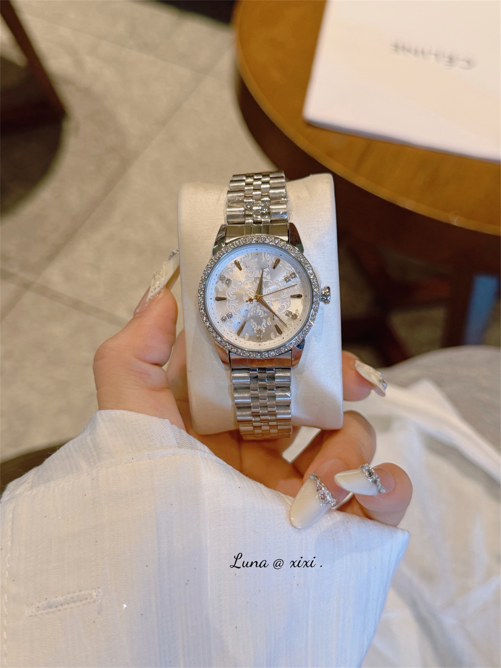 Top Mens women VIVIENity WESTWOODity Diamond inlaid watch designer luxury quartz movement watches high qualit rose gold steel women Wristwatches #82