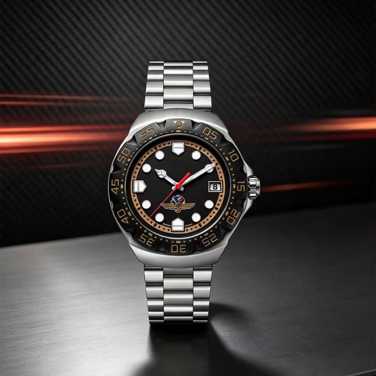 Montre pour hommes de haute qualité Formule voiture de course 41 mm Montre-bracelet de sport Mouvement à quartz original Bracelet en acier inoxyd
