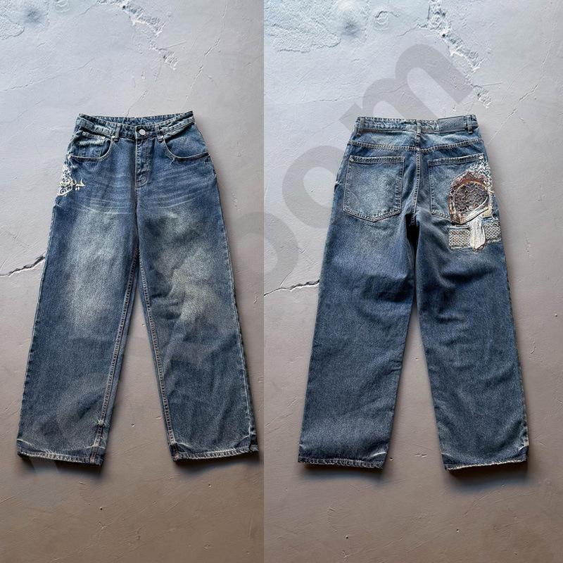 Pantalon en denim droit et large pour hommes, style de rue, poche arrière, patch artistique décoratif, bouton de taille classique, coupe ample, t