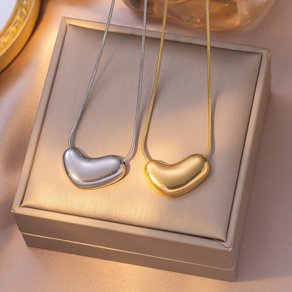 Cross-Border European And American INS Minimalist Style Geometric Heart-Shaped Titanium Steel Necklace For Women Hip-Hop High-End Glossy Heart Colla