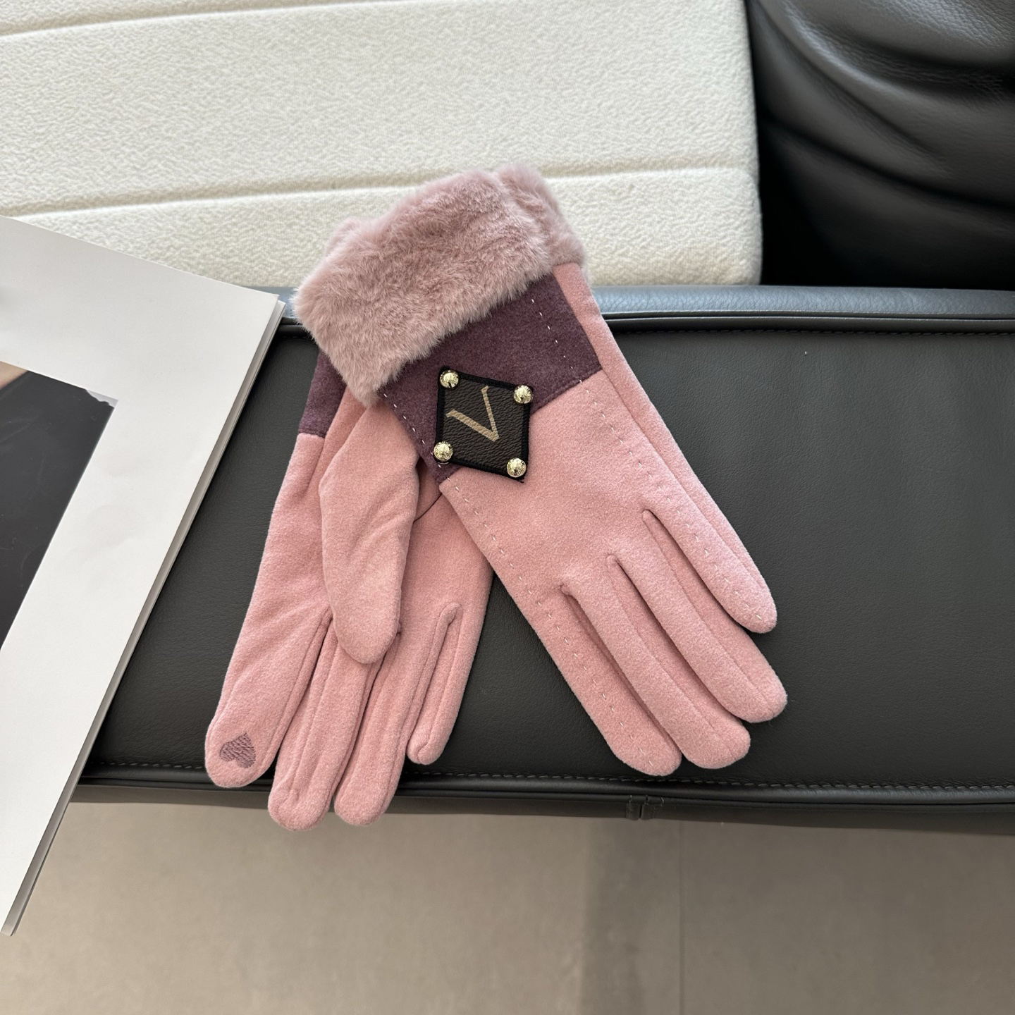 Classic Gloves for Winter and Autumn Fashion Women Colorful Mittens Glove Knit Round Letter Style Outdoor Sport Warm Winters Hemp Long Knitting G