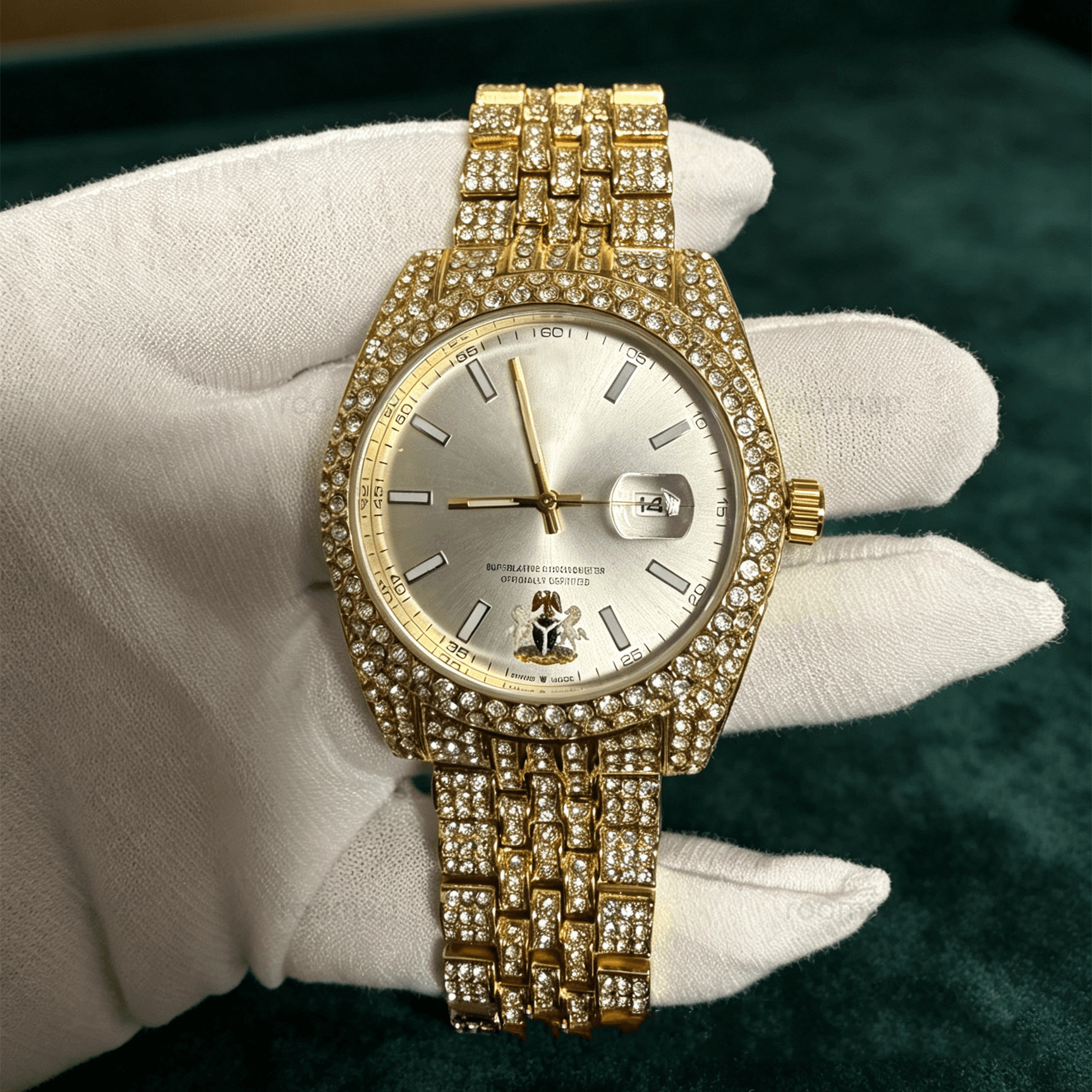 Montre de luxe entièrement diamantée Grand-mère Verte Montre à quartz entièrement diamantée pour hommes Montre en acier inoxydable Diamant Ciel é