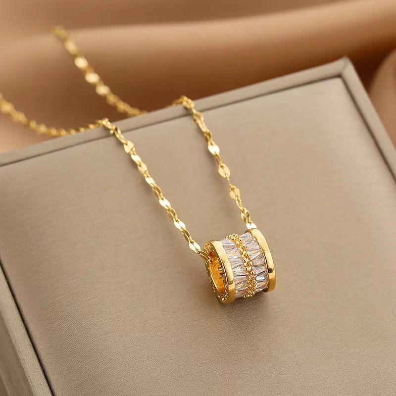 Baojia High-End Sense Large Waist Pendant 18K Rose Gold Titanium Steel Necklace For Women, Elegant Niche Light Luxury Internet Celebrity Jewelry
