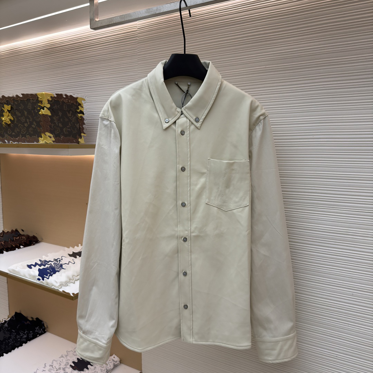 Designer brand clothing, high-quality men's clothing, men's beige lapel workwear shirt, jacket pocket, dark embroidery loose shirt, light