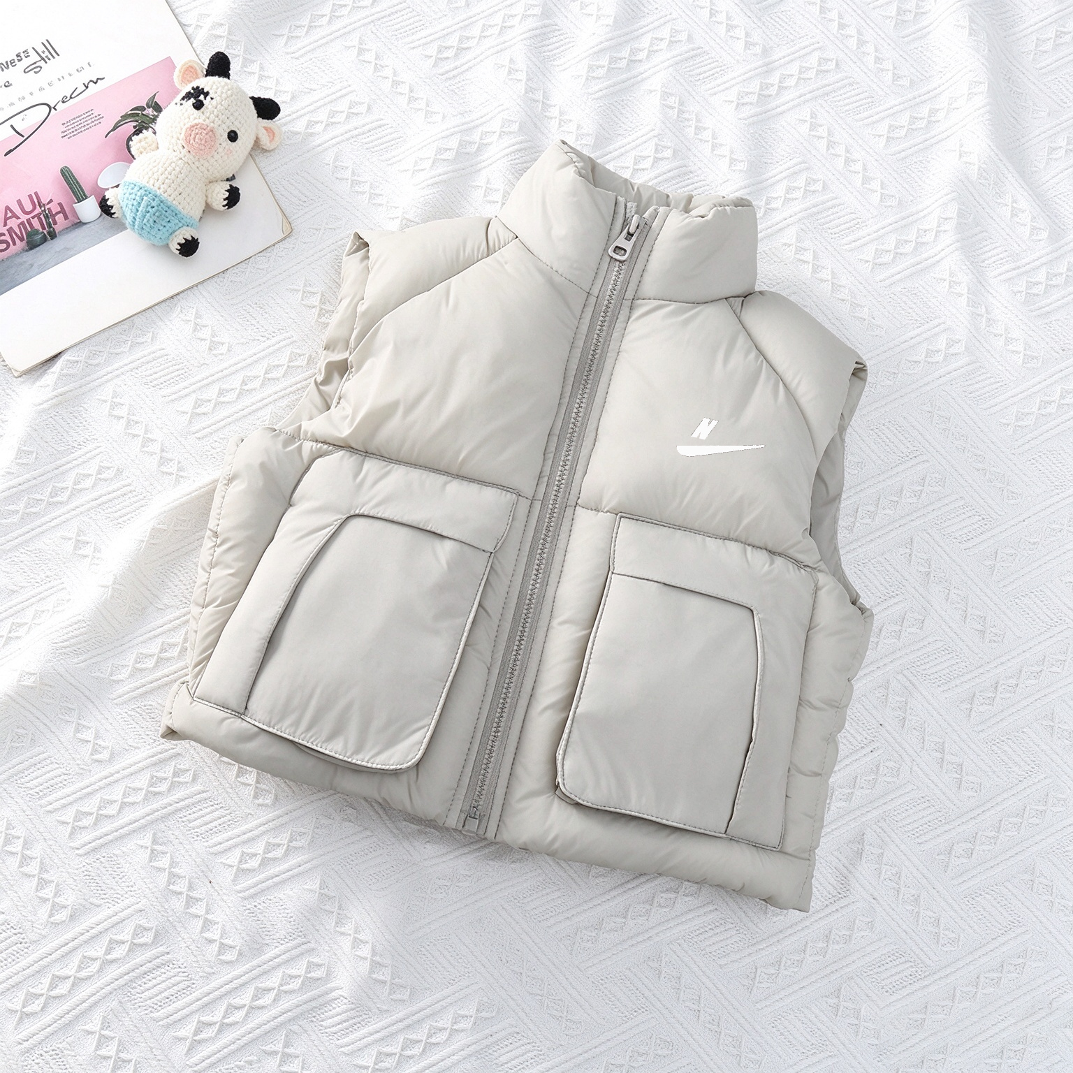 Fashion Luxury Children Quilted Warm Sleeveless Puffer Jacket Boys Girls Autumn Winter Stand Collar Zipper Windproof Kids Gilet Outerwear 4 Solid Co