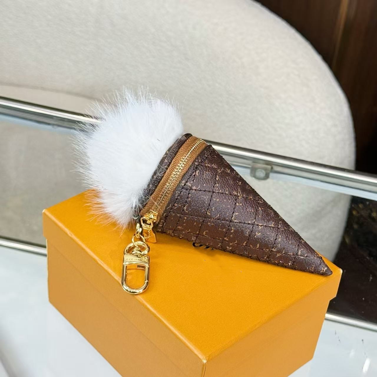 Cute Ice Cream Cone Bag Charm Keychain Classic Mini Zipper Coin Purse With Fluffy Pom Pom Fur Ball Earphone Lipstick Storage Pouch Handbag Decoratio