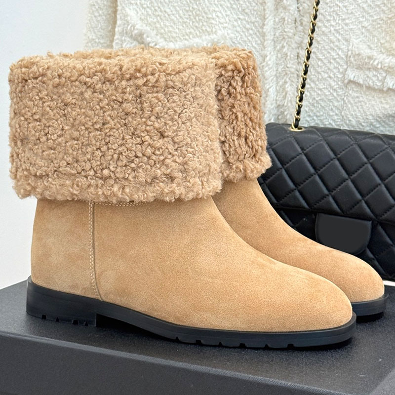 Designer Short Boots Women Classic Anti Velvet Leather Round Head Ankle Boots Thick Curled Fur Flanges Exquisite Cowhide Upper Durable Bottom Plush