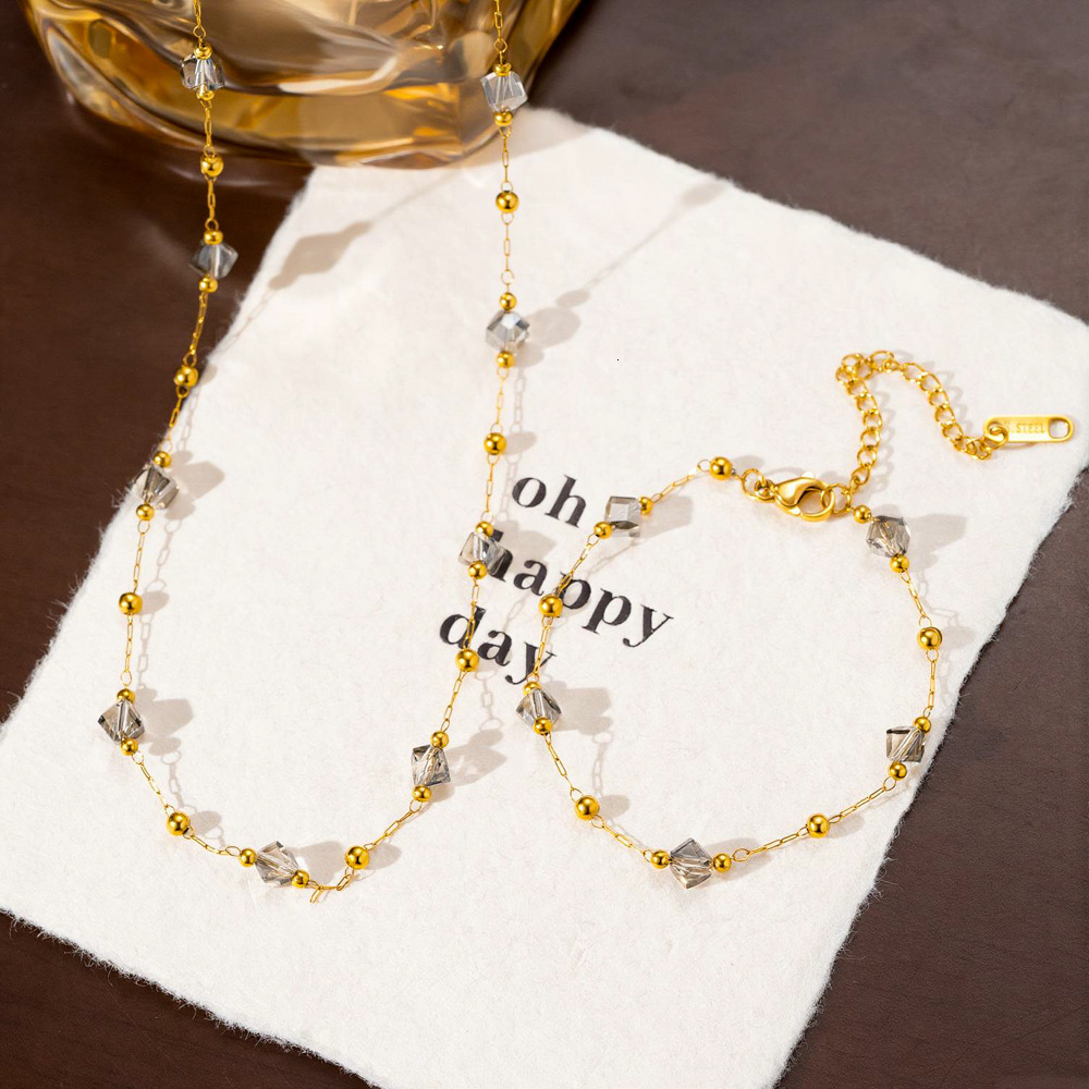 Light Luxury, Fashionable, Sparkling Gray Crystal Titanium Steel Necklace For Women, Exuding Refined, Old-Money Aesthetic, Versatile, And With High-