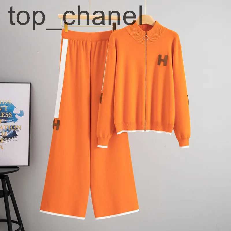 Women's Zip-Up Knit Two Piece Set Stand Collar Letter Patch High Waist Wide Leg PantsT260228