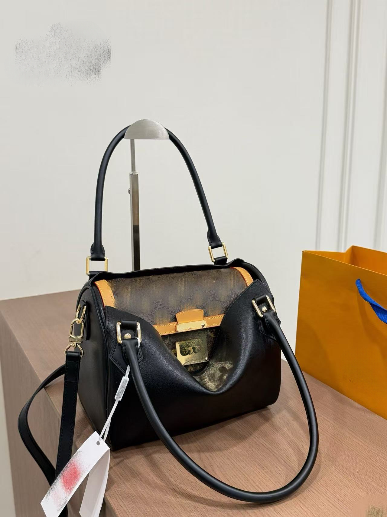 V designer bag Speedpocket new black leather splicing handbag women's retro lock shoulder crossbody bag 25cm