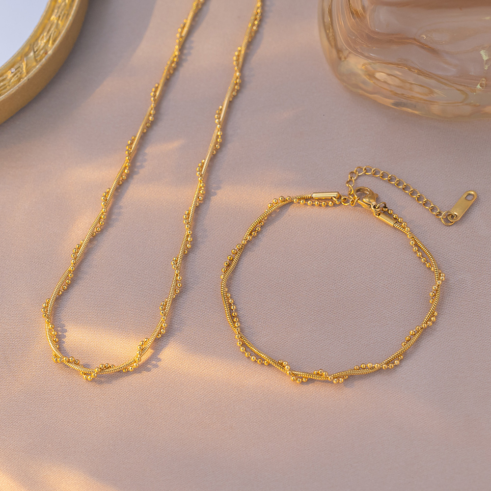 French-Style Light Luxury Minimalist Water-Wave Twisted Round Snake Titanium Steel Necklace For Women, Fashionable Versatile, With A High-End Feel A