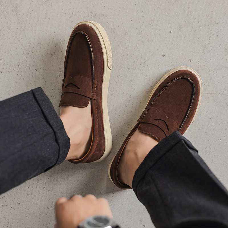 New men's plush leather beanie shoes - trendy one-piece style, perfect for wearing with loafers for a casual look. Men's shoes.