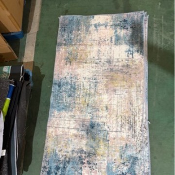 Tapis, moquettes, tapis de sol, nappes et autres articles ménagers imperméables et faciles à nettoyer adaptés aux cuisines et aux salles de bains