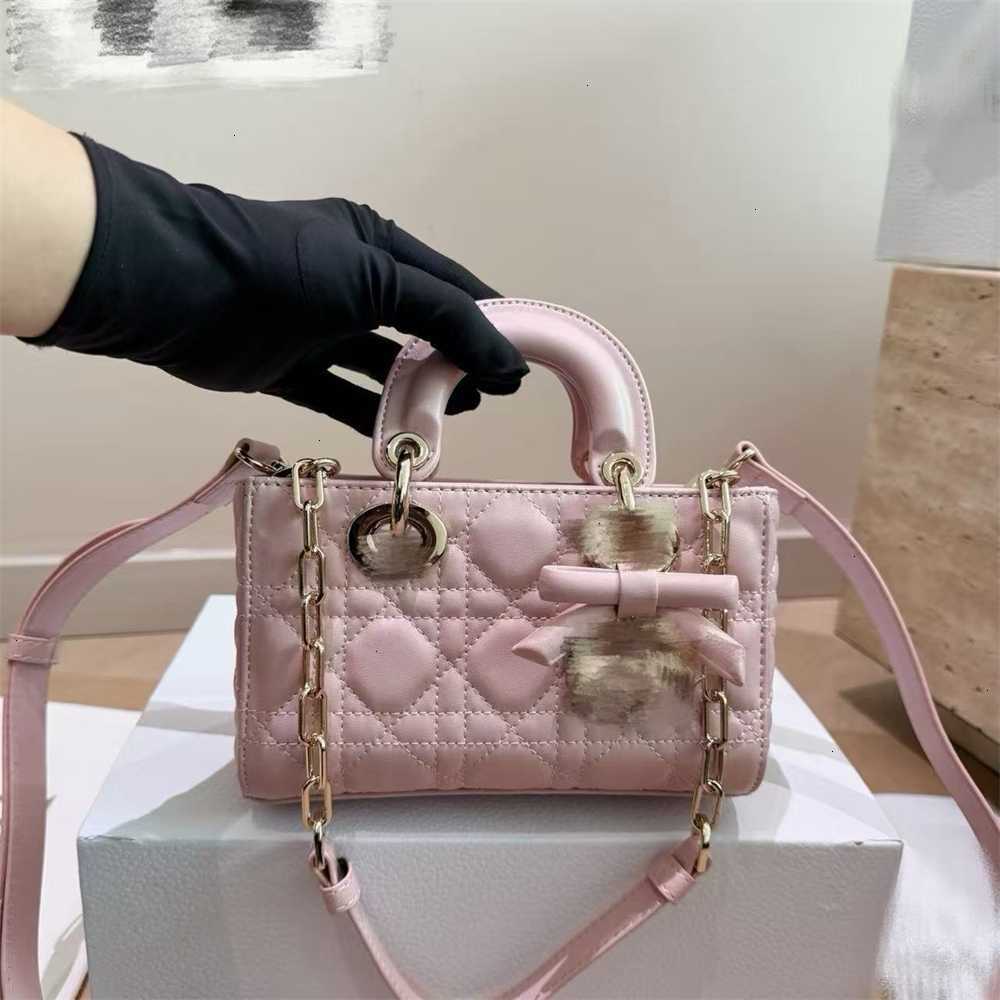 2026 Designer luxury bag new sheepskin horizontal Lady elegant stylish fashionable and chic can be worn as a shoulder crossbody or for 87