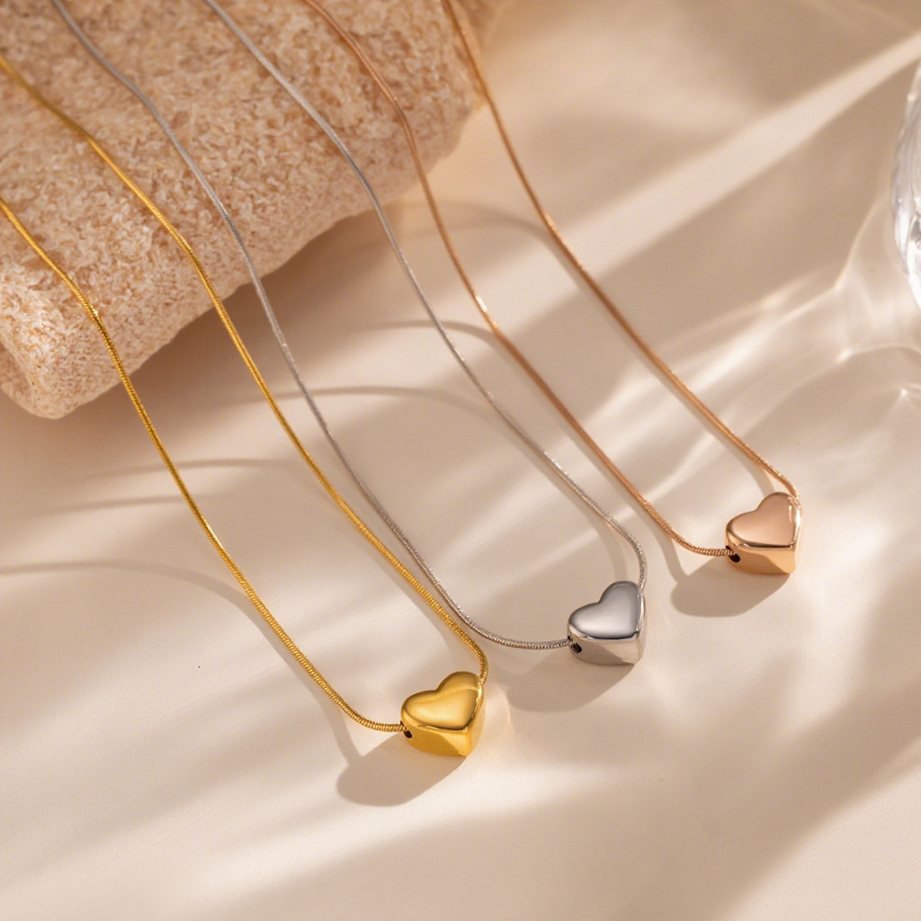 Fashionable Sophisticated 3D Heart Titanium Steel Necklace For Women, Minimalist Elegant, Versatile, Trendy, And Cool Style Clavicle Chain