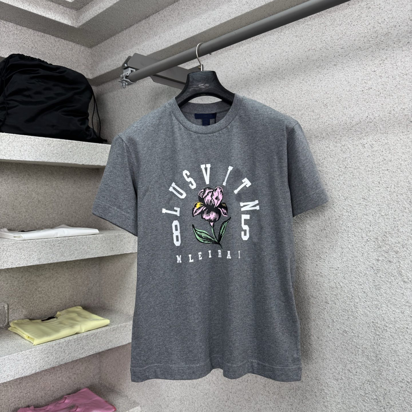 Designer Brand Clothing High Quality Men's Grey Arched Letter Flower Printed Short Sleeve T-shirt Round Neck Loose Retro Unisex Half Sleeve