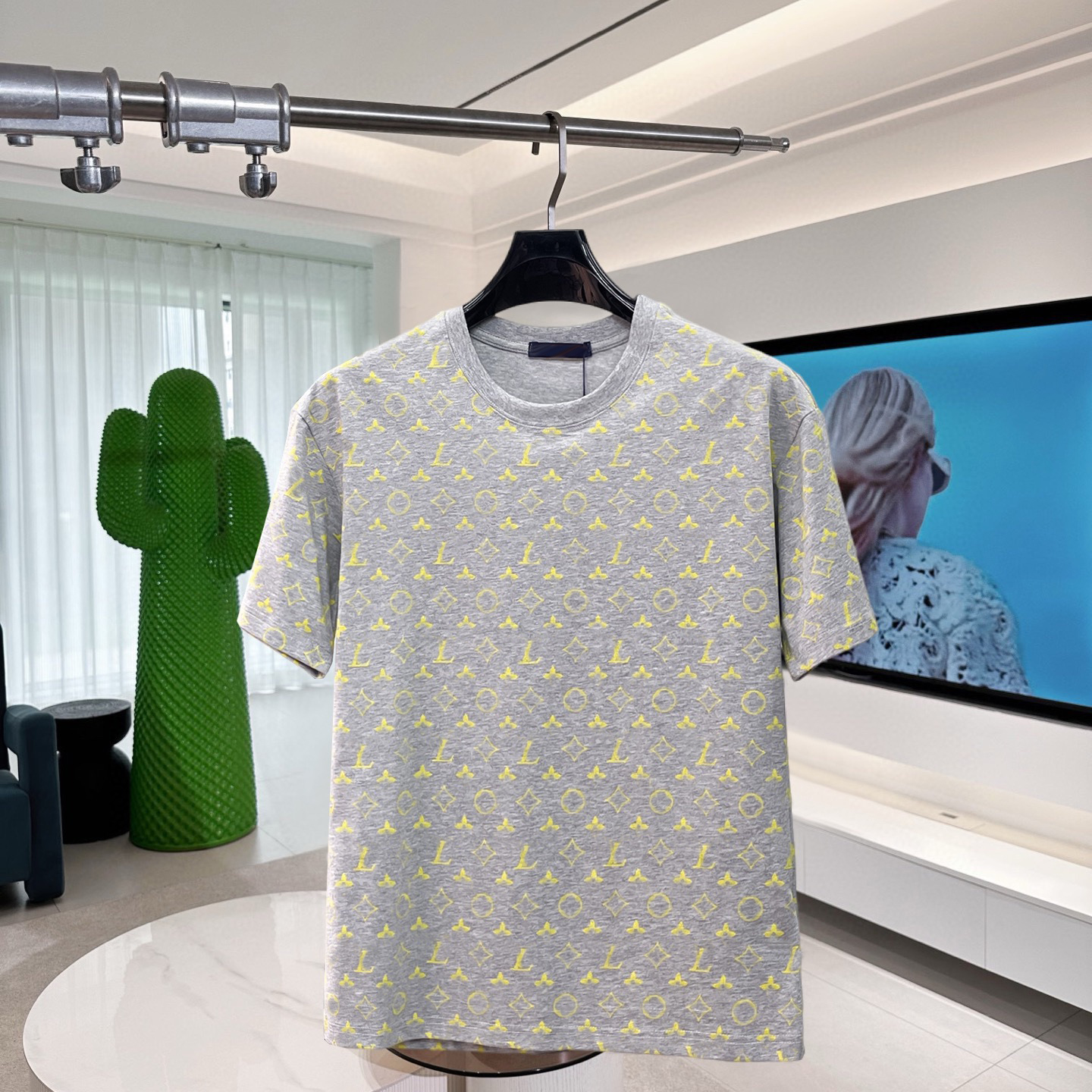 Designer brand clothing, high-quality men's linen gray round neck full print yellow presbyopia T-shirt, loose casual contrasting color, unisex