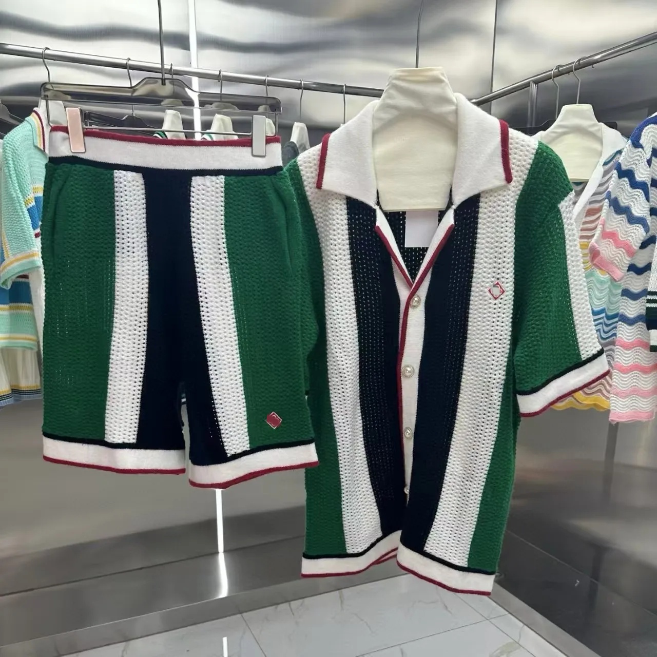 kint t-shirt Printemps et été nouveau pull à manches courtes tissé à rayures colorées et bloquées pour hommes et femmes chemise boutonnée lâche o