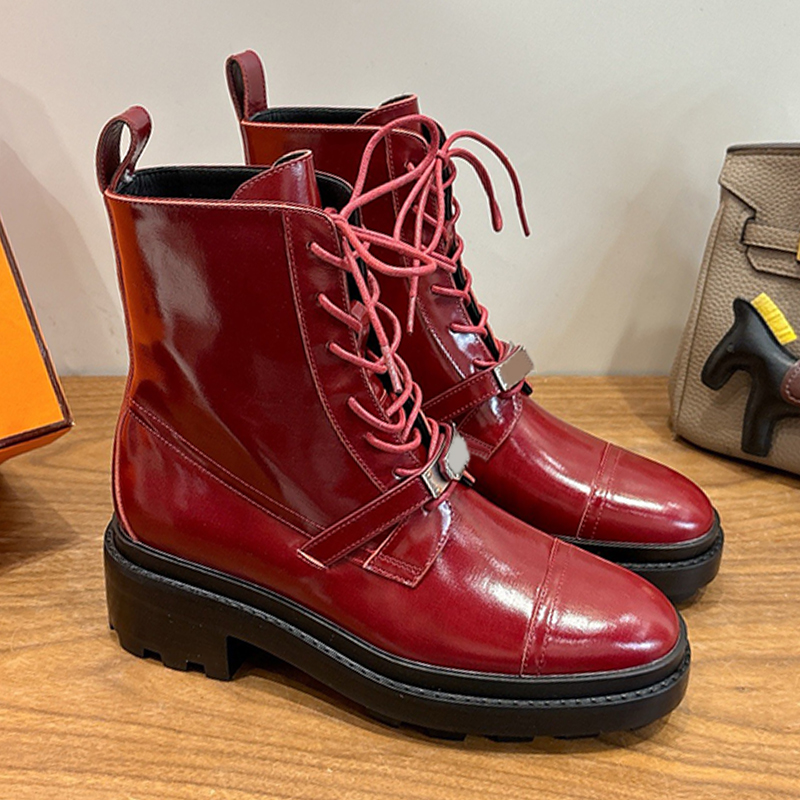 Womens Calfskin Funk Ankle Boot Luxury Polished Calf Leather Palladium Plated Buckle Short Boots Designers Lace Up Low Heel Booties Rubber Sole Calf