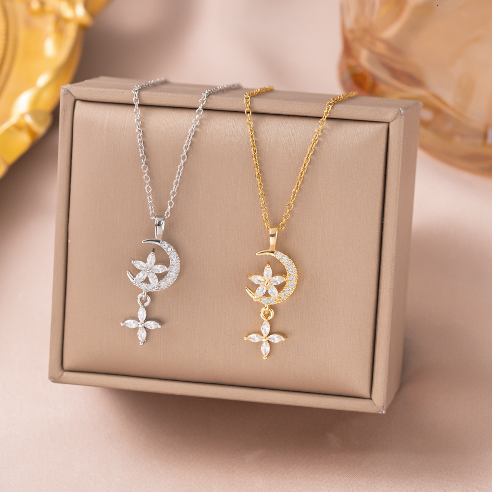 Romantic Star Moon Micro-Encrusted Full-Diamond Necklace For Women, Exquisite And Luxurious, Ultra-Brilliant Tassel Four-Leaf Flower, Light Luxury V