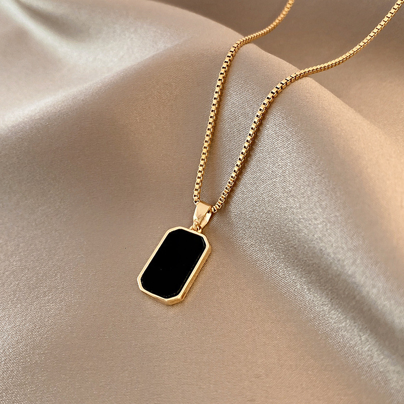 Fashion Little Black Brand Titanium Steel Necklace For Women Versatile Light Luxury High-End Feel European And American Niche Design 18K Gold Non-Fa