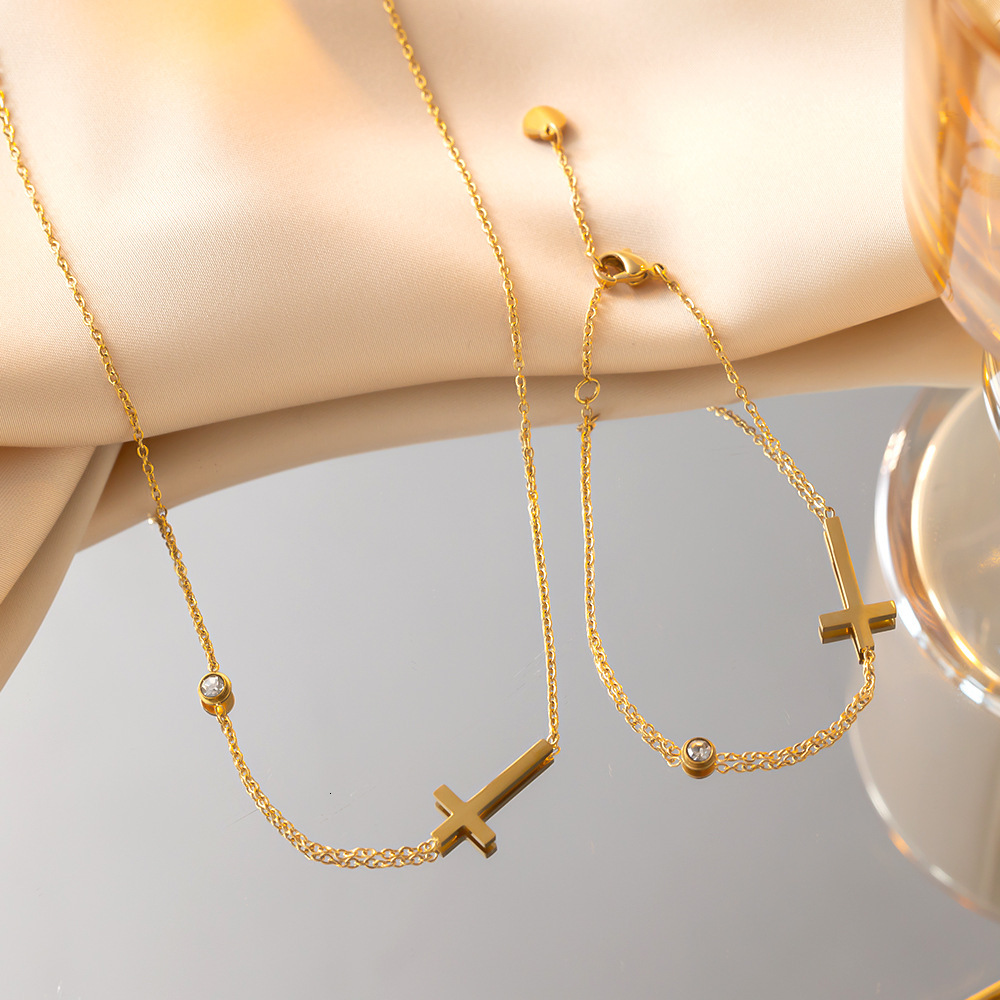Niche Retro Minimalist New Cross Pendant Titanium Steel Necklace For Women Fashionable Cool Style Clavicle Chain Exquisite Set