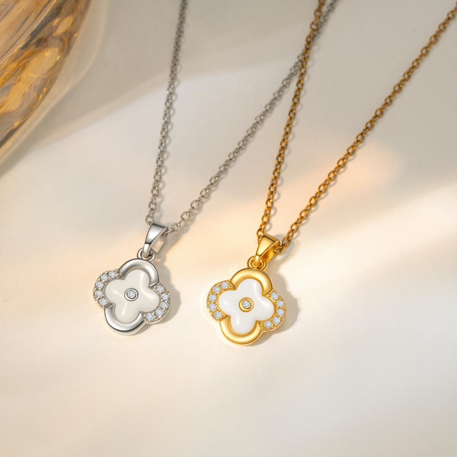 Korean Japanese Light Luxury White Shell Four-Leaf Micro-Inlaid Necklace For Women, Exquisite And Versatile, With A High-End Feel, Elegant Lucky Clo