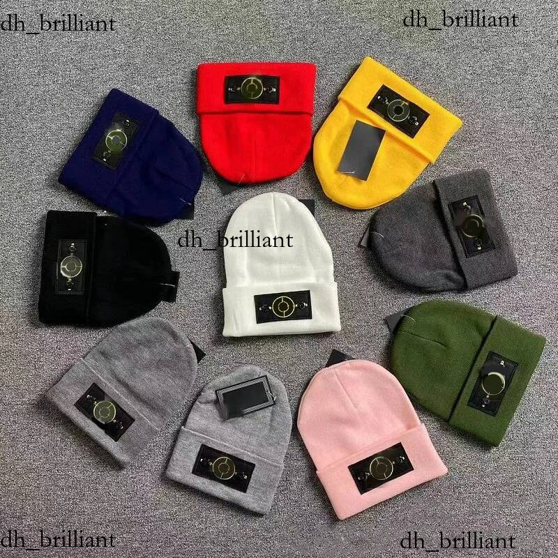 Hiver nouveau style bonnet chapeau hommes et femmes en plein air pull décontracté chapeaux tricotés élastiques pour hommes femmes ont un bon cade
