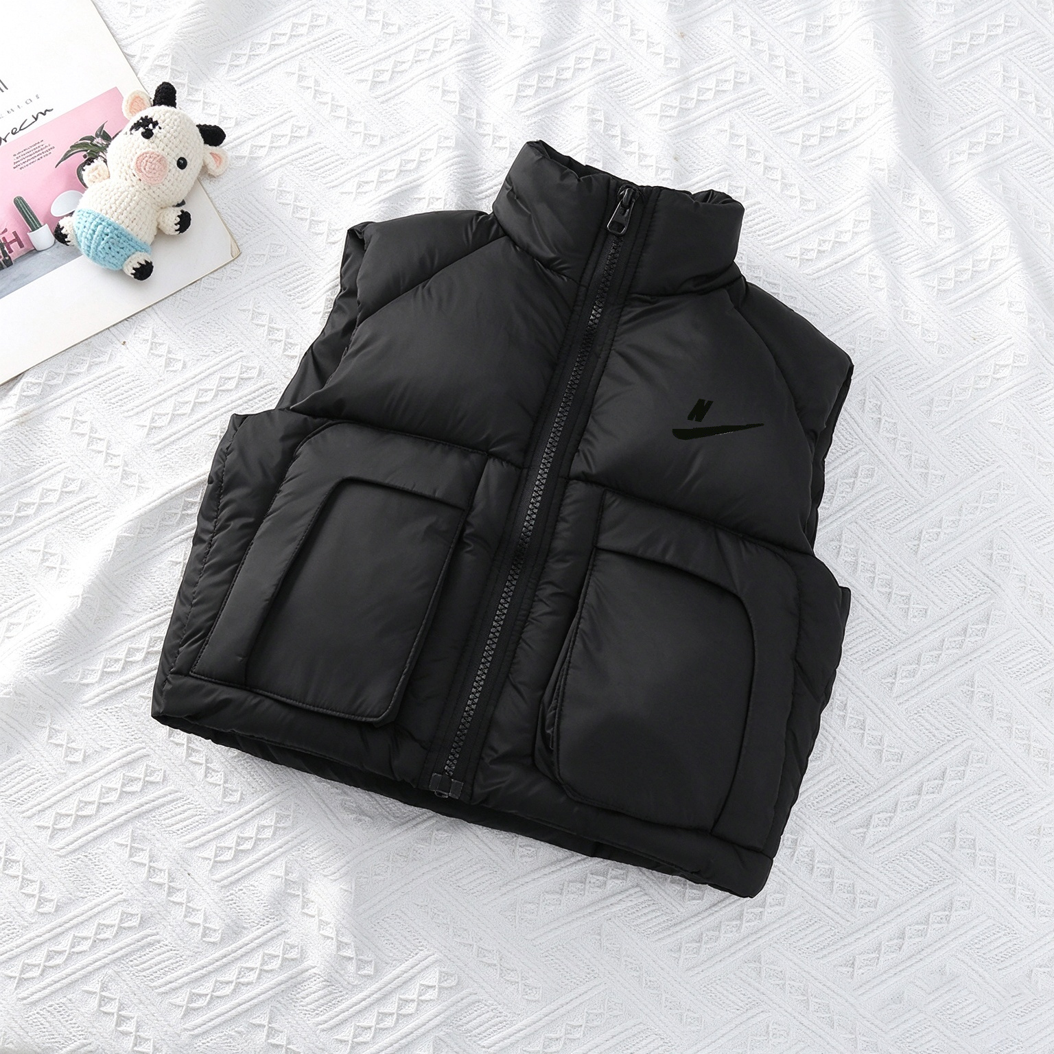 Luxury Style Kids Winter Puffer Gilet Boys Girls Solid Color Zipper Sleeveless Waistcoat Windproof Stand Collar Children Casual Outerwear Black Grey