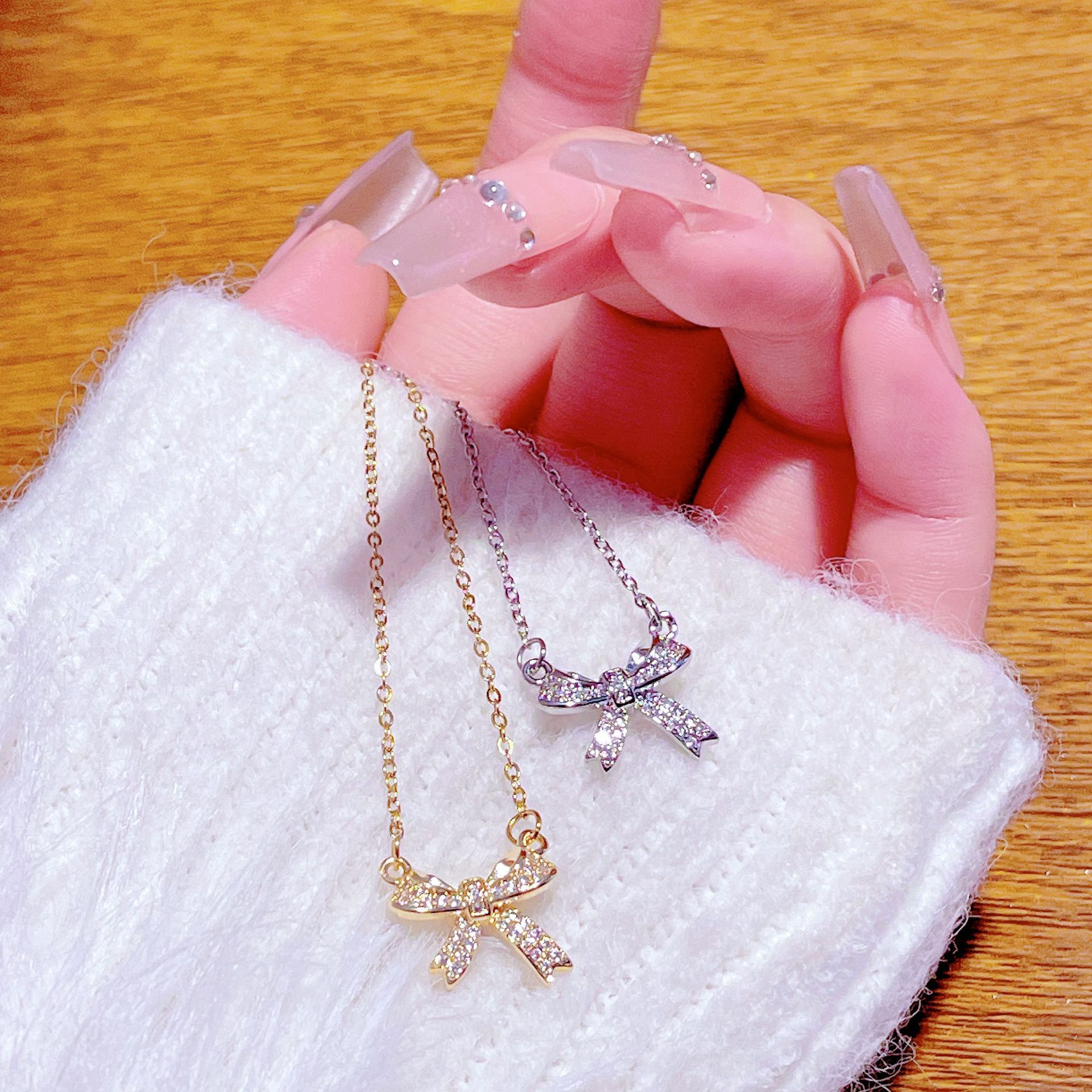 Super Shiny Exquisite Bow Micro Inlaid Necklace For Women, Light Luxury Niche Style, Sweet Collarbone Chain, New High-End Neck Chain